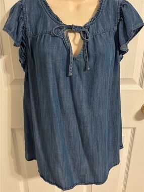 LC Lauren Conrad Blue Tie-Neck Chambray Flutter Sleeve Tunic